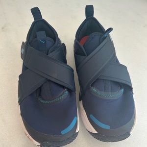 Kids Nike Flex Advance Velcro Sneakers